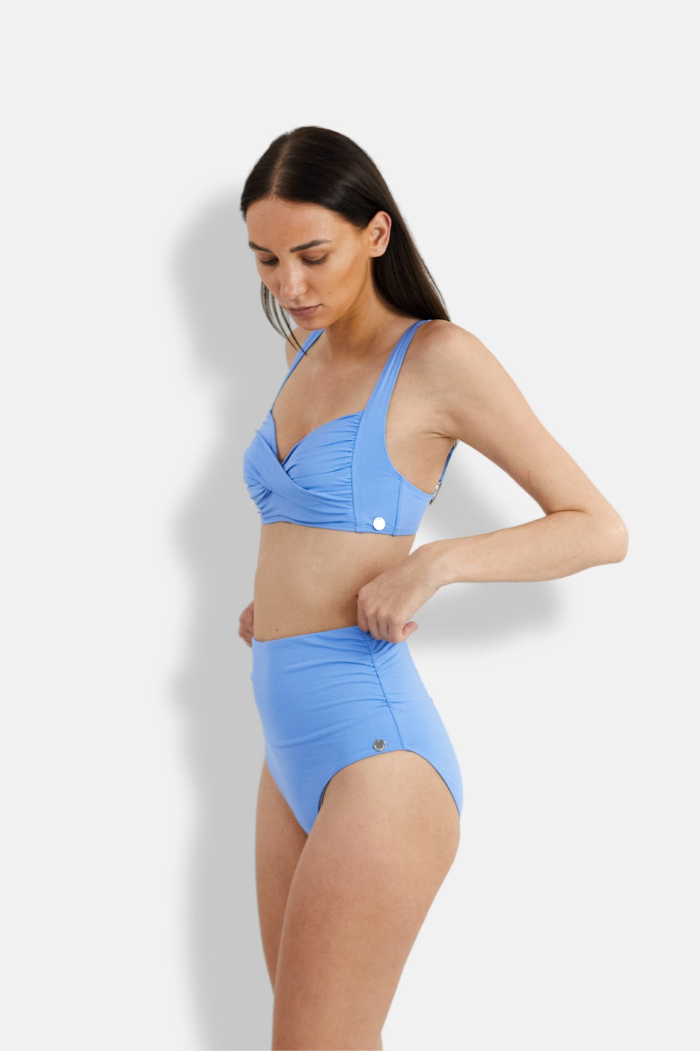 Medea Solid Top