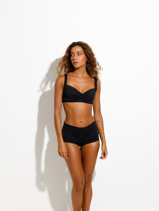 Medea Solid Top