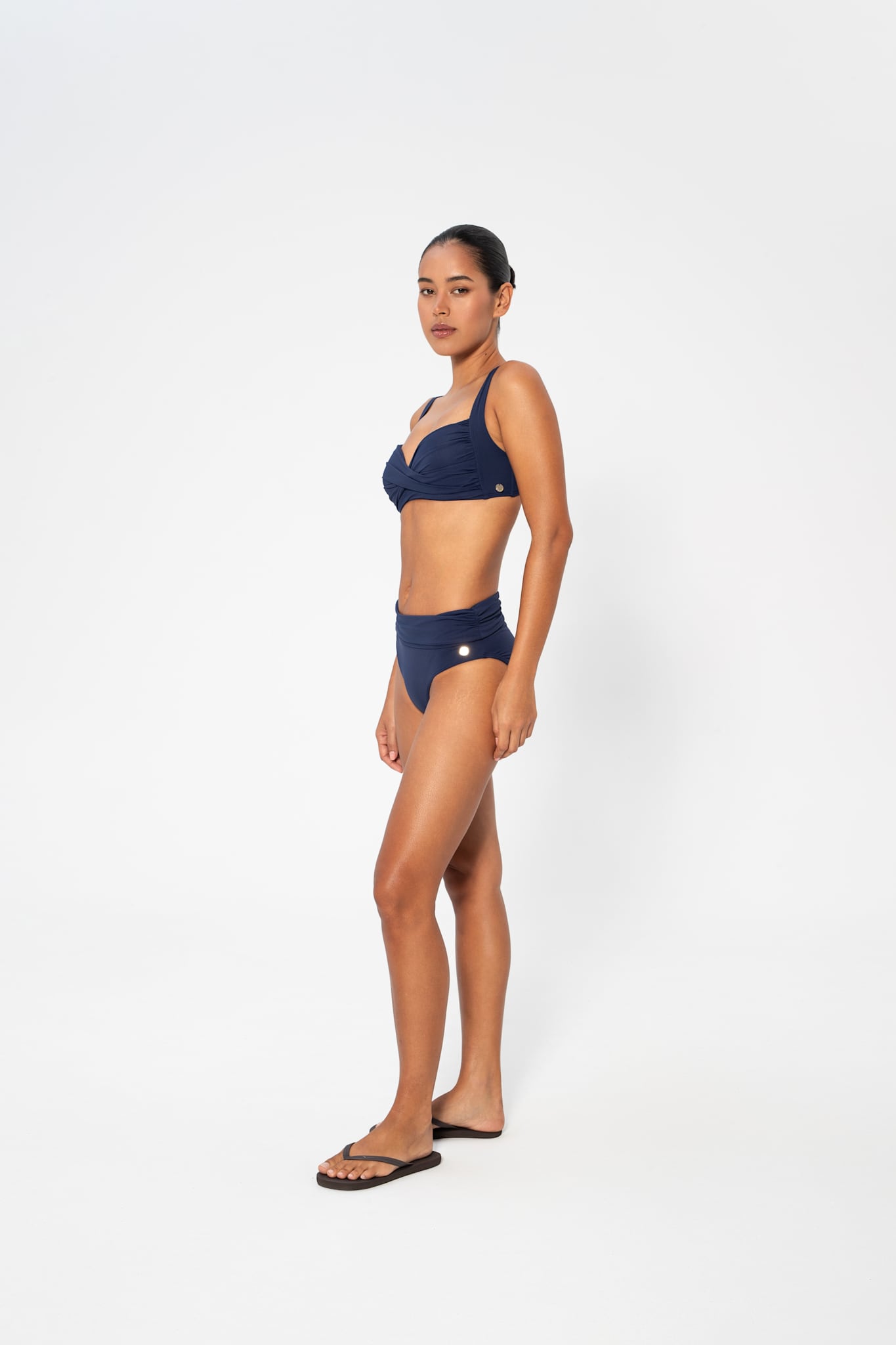 Chara Solid Bottom