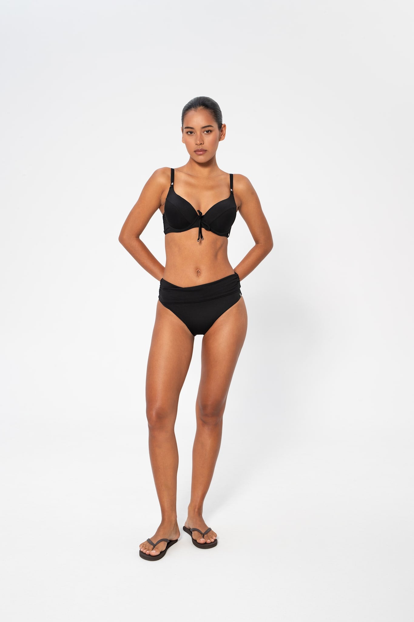 Chara Solid Bottom