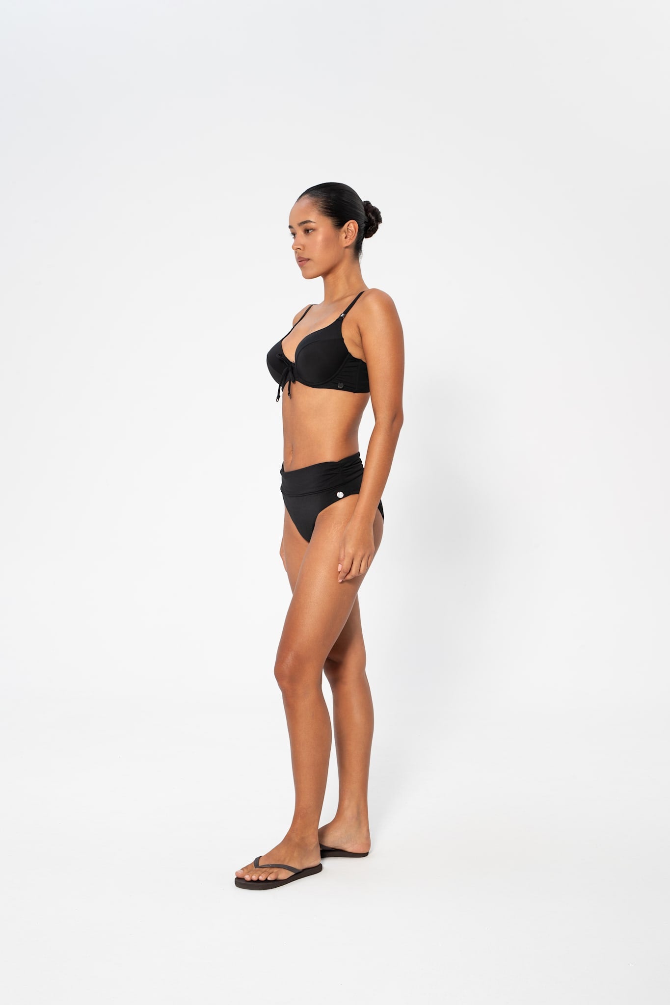 Chara Solid Bottom