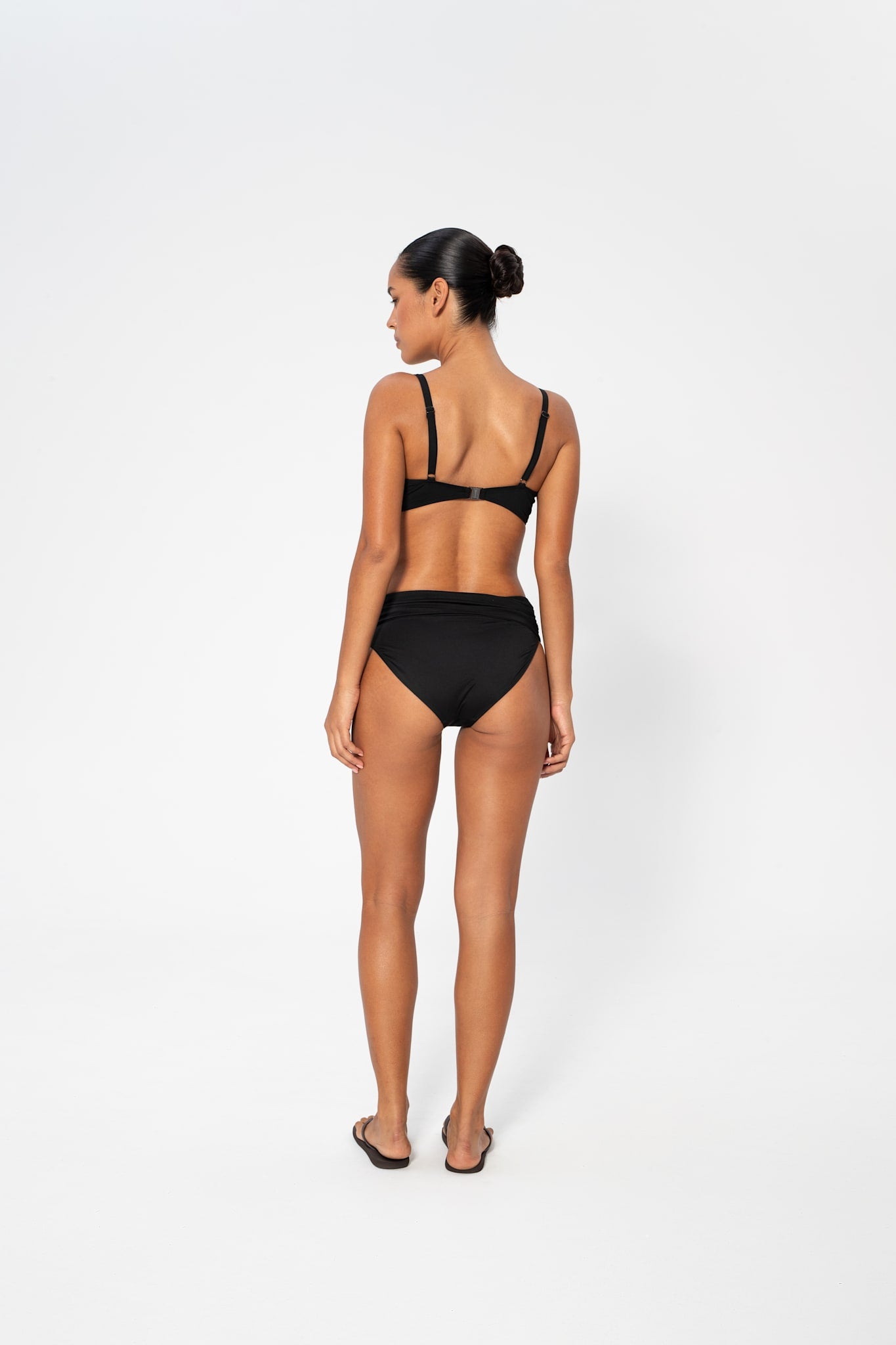 Chara Solid Bottom
