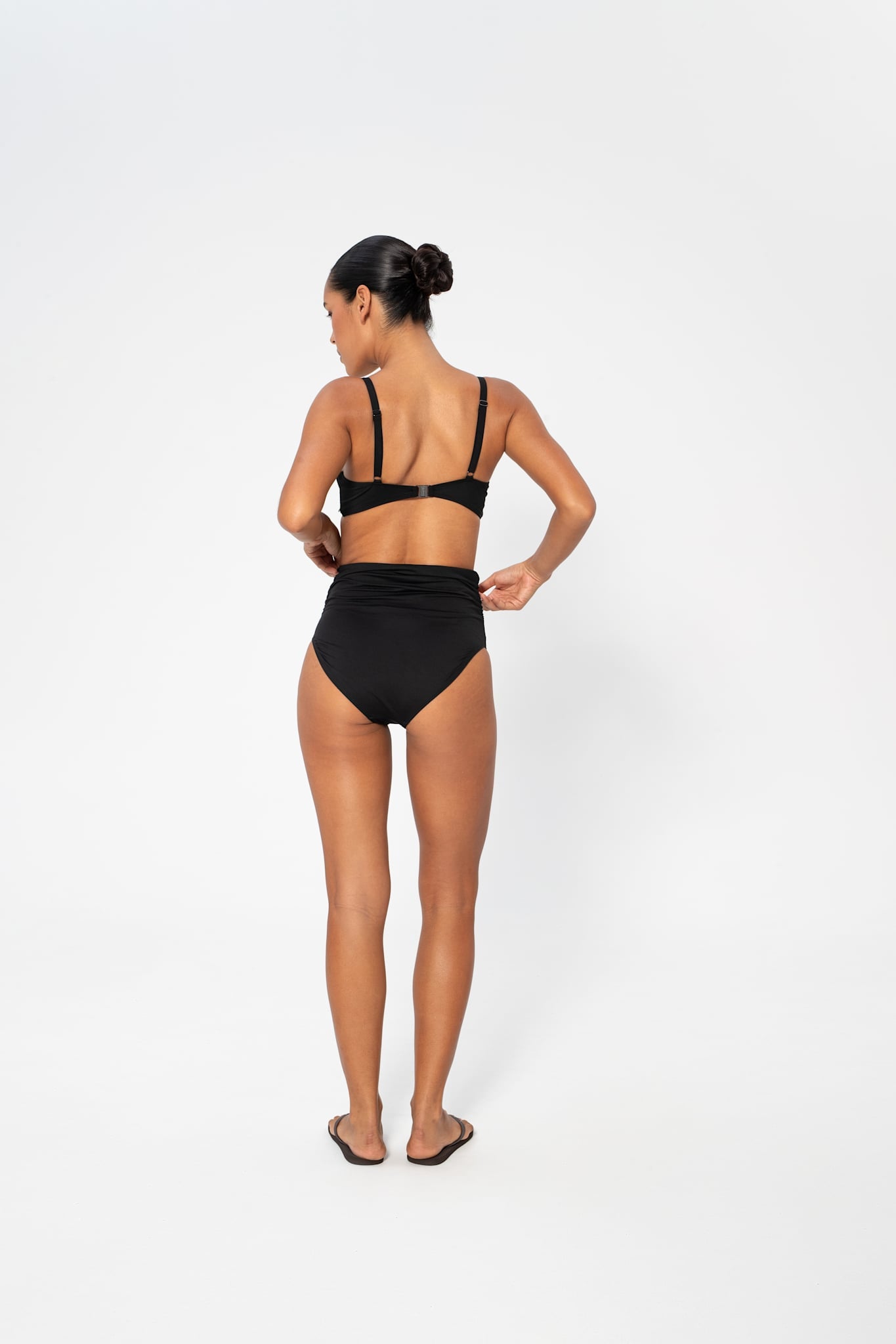 Chara Solid Bottom
